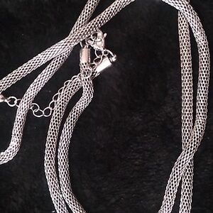 Silver snake necklace with claw clasp